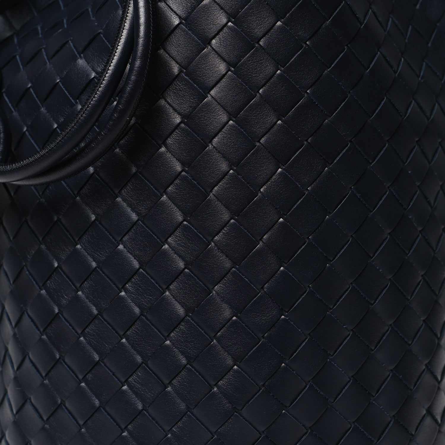 Bottega Veneta Nappa Intrecciato Medium Knot Bucket Bag Space 8 of 11