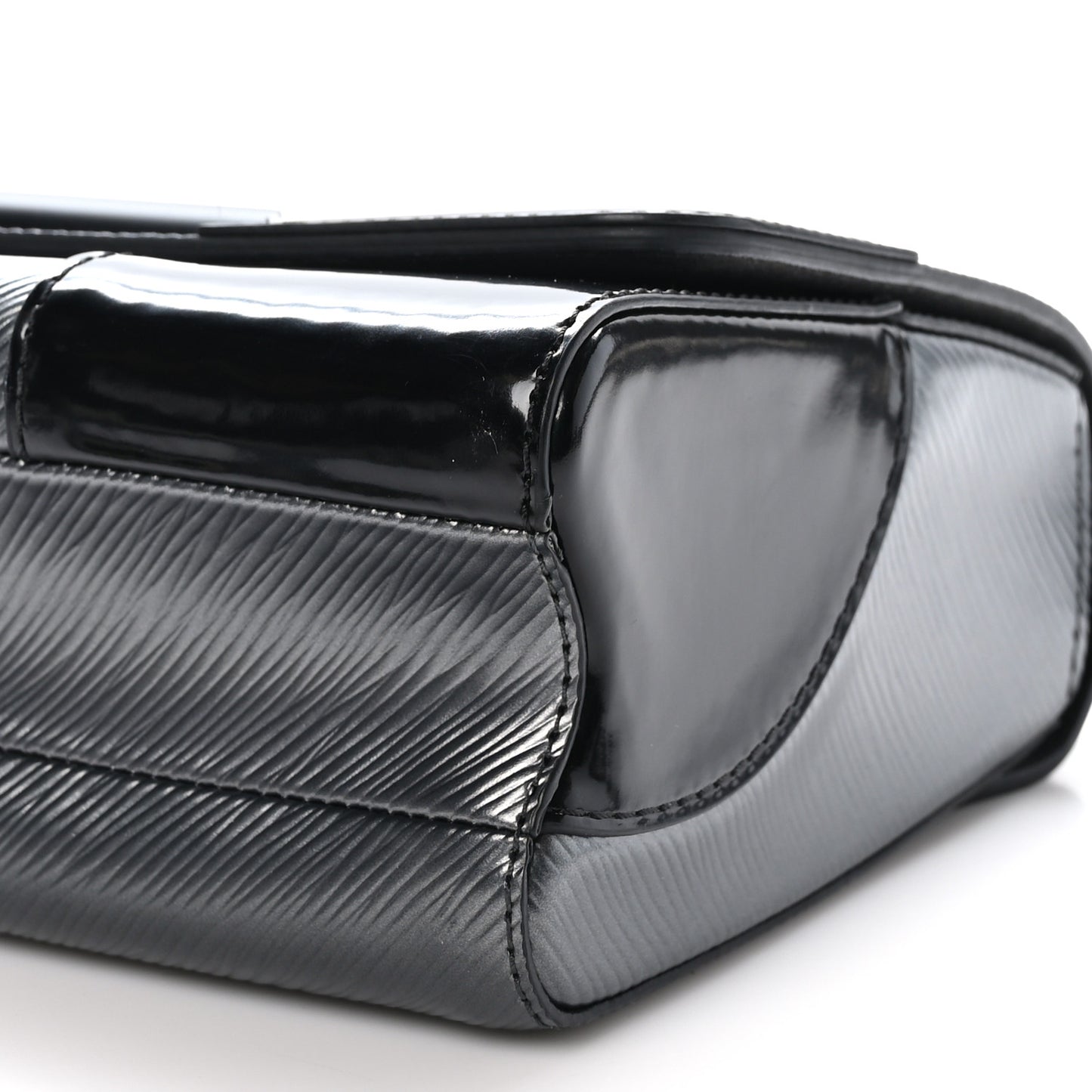 Epi Patent Twist Shoulder Bag MM Anthracite Nacre