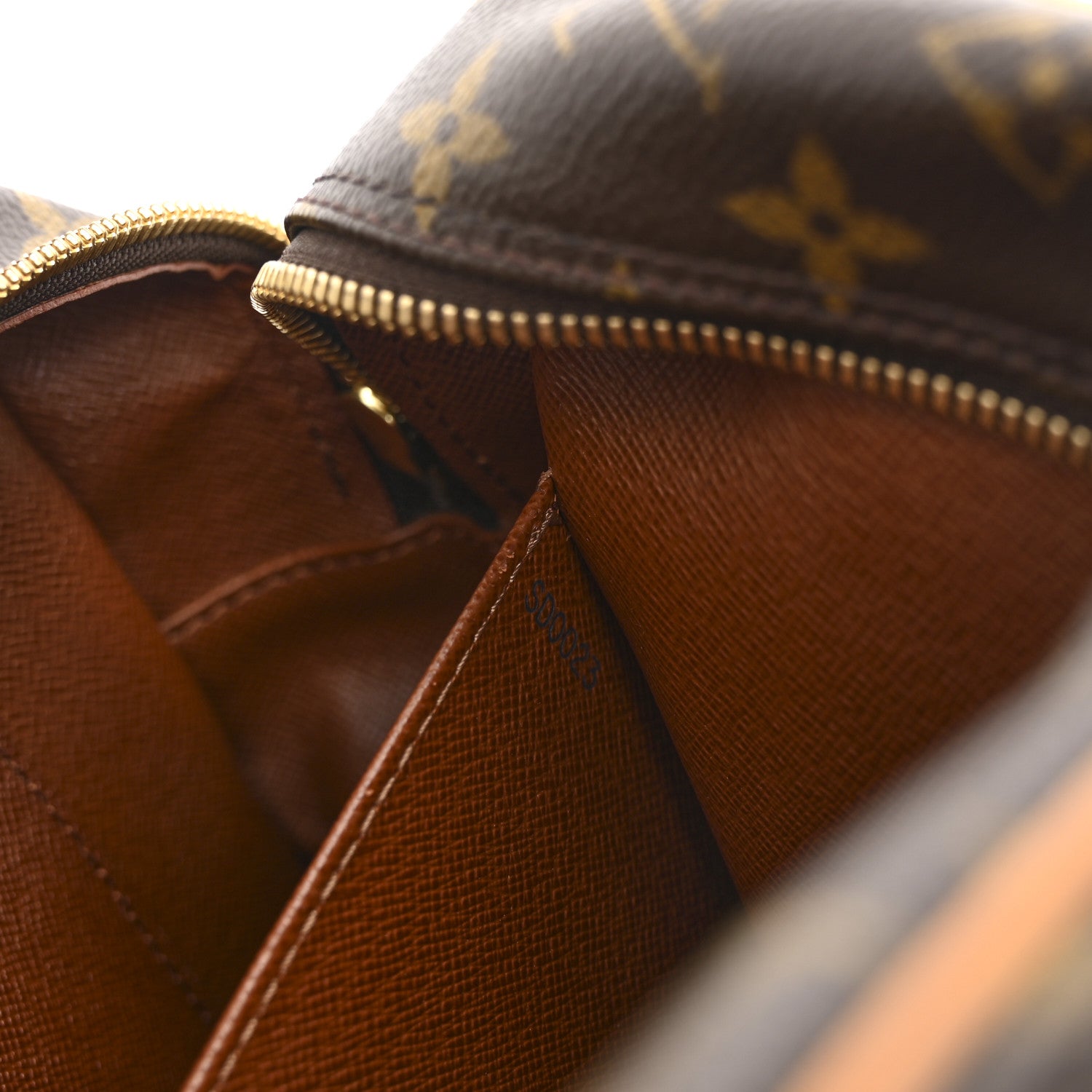 Louis Vuitton Monogram Cite MM 7 of 10