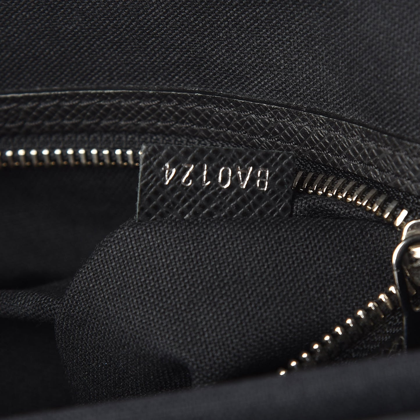 Taiga Roman MM Messenger Black