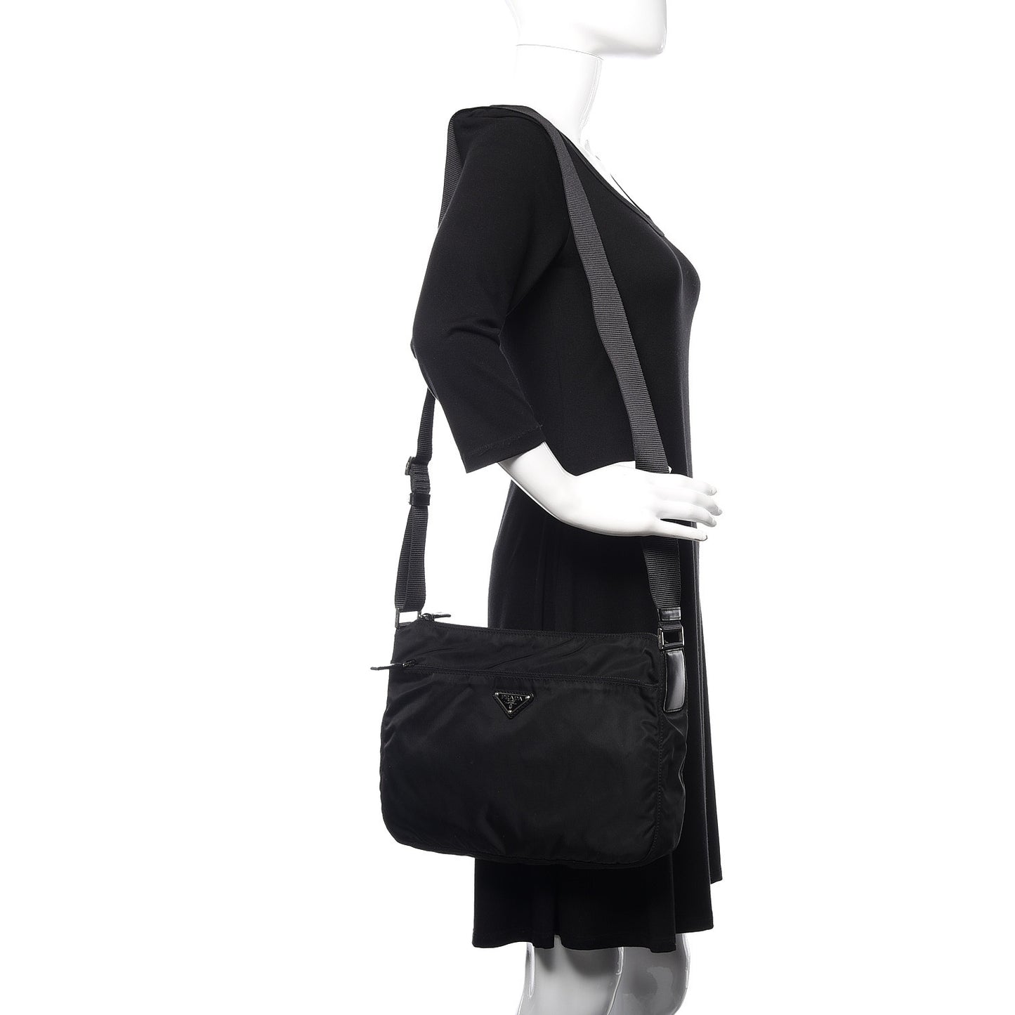 Nylon Flat Messenger Bag Black