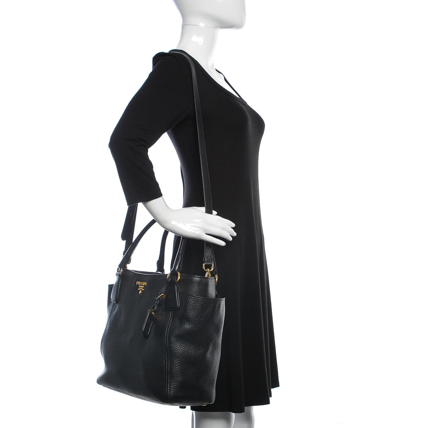 Vitello Daino Shoulder Bag Black
