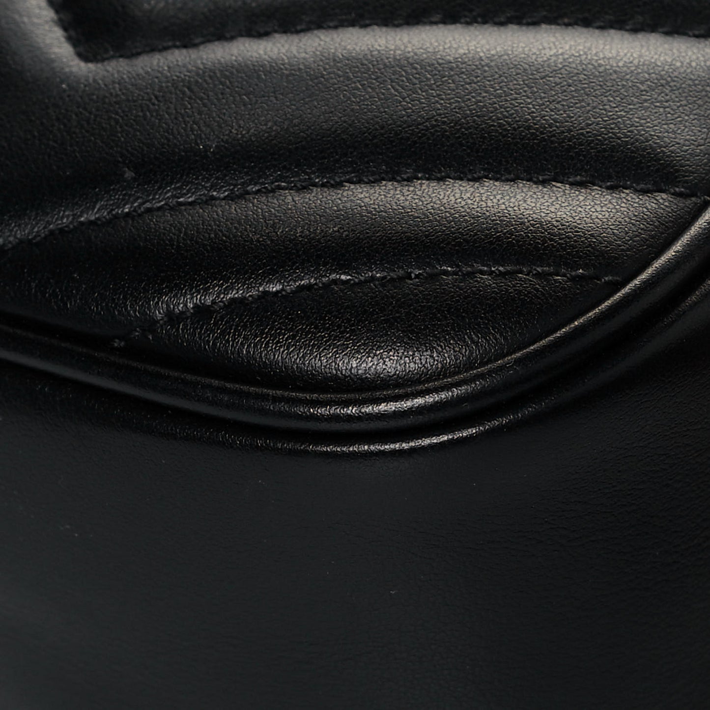 Calfskin Matelasse Small GG Marmont Chain Shoulder Bag Black