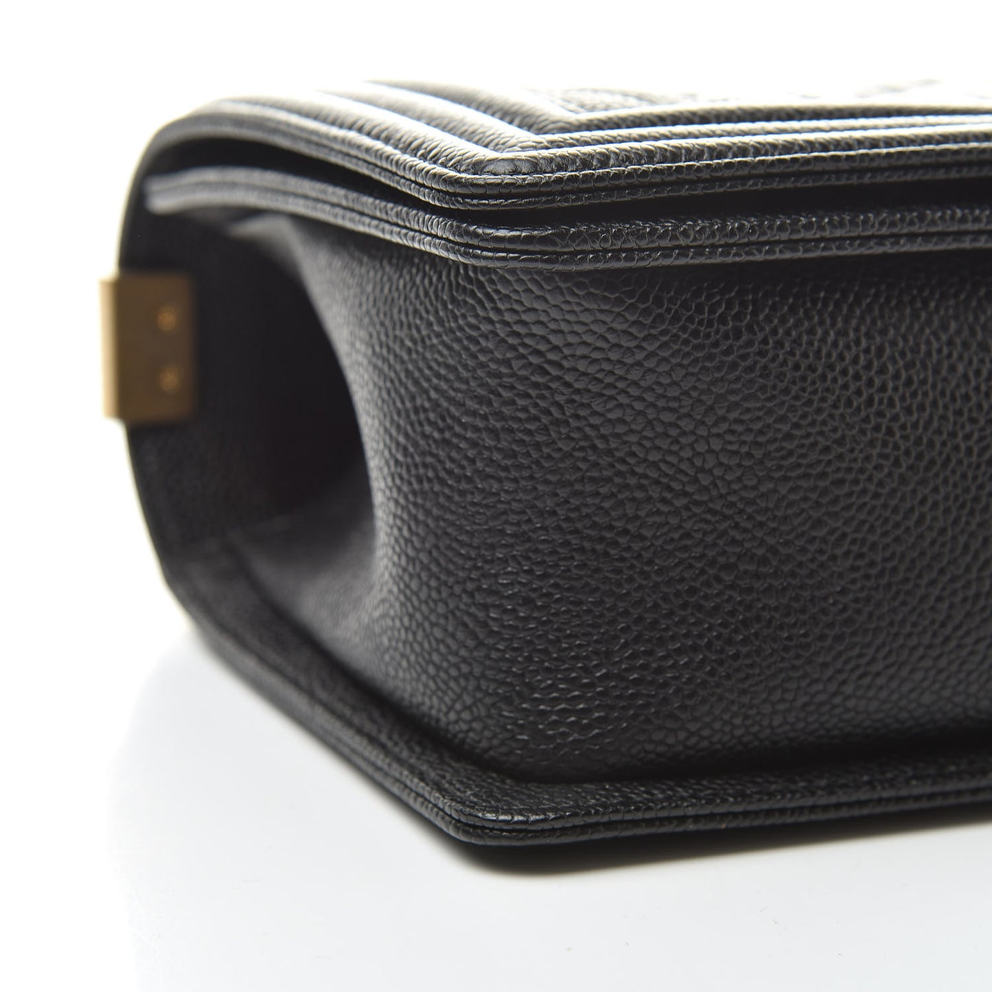 Caviar Quilted Medium Boy Flap Black