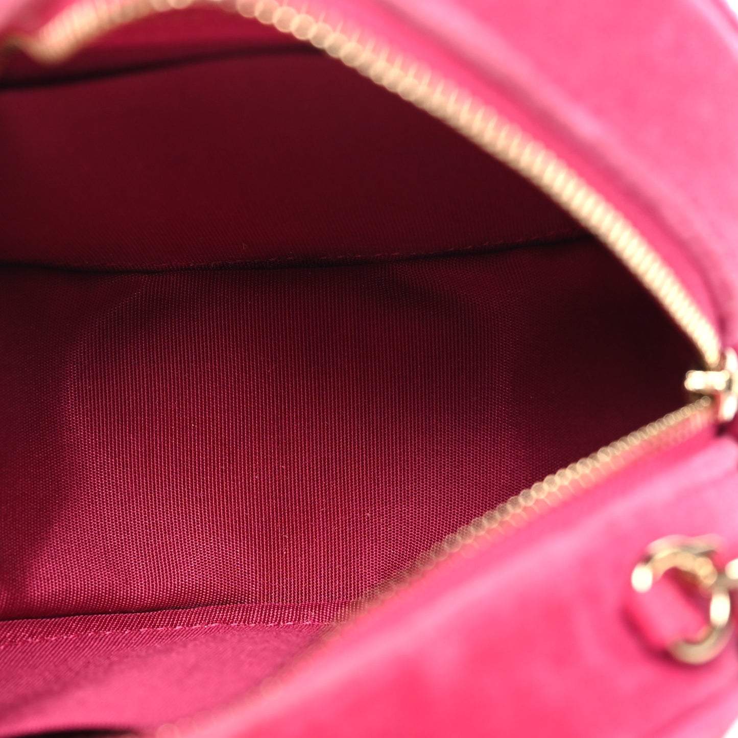Velvet Round Quilted Pearl Crush Clutch With Chain Pink