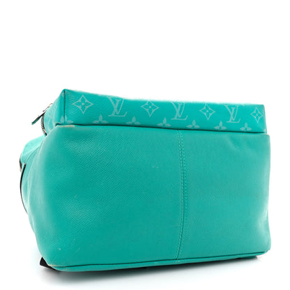 Louis Vuitton Taiga Monogram Discovery Backpack PM Vert 3 of 16