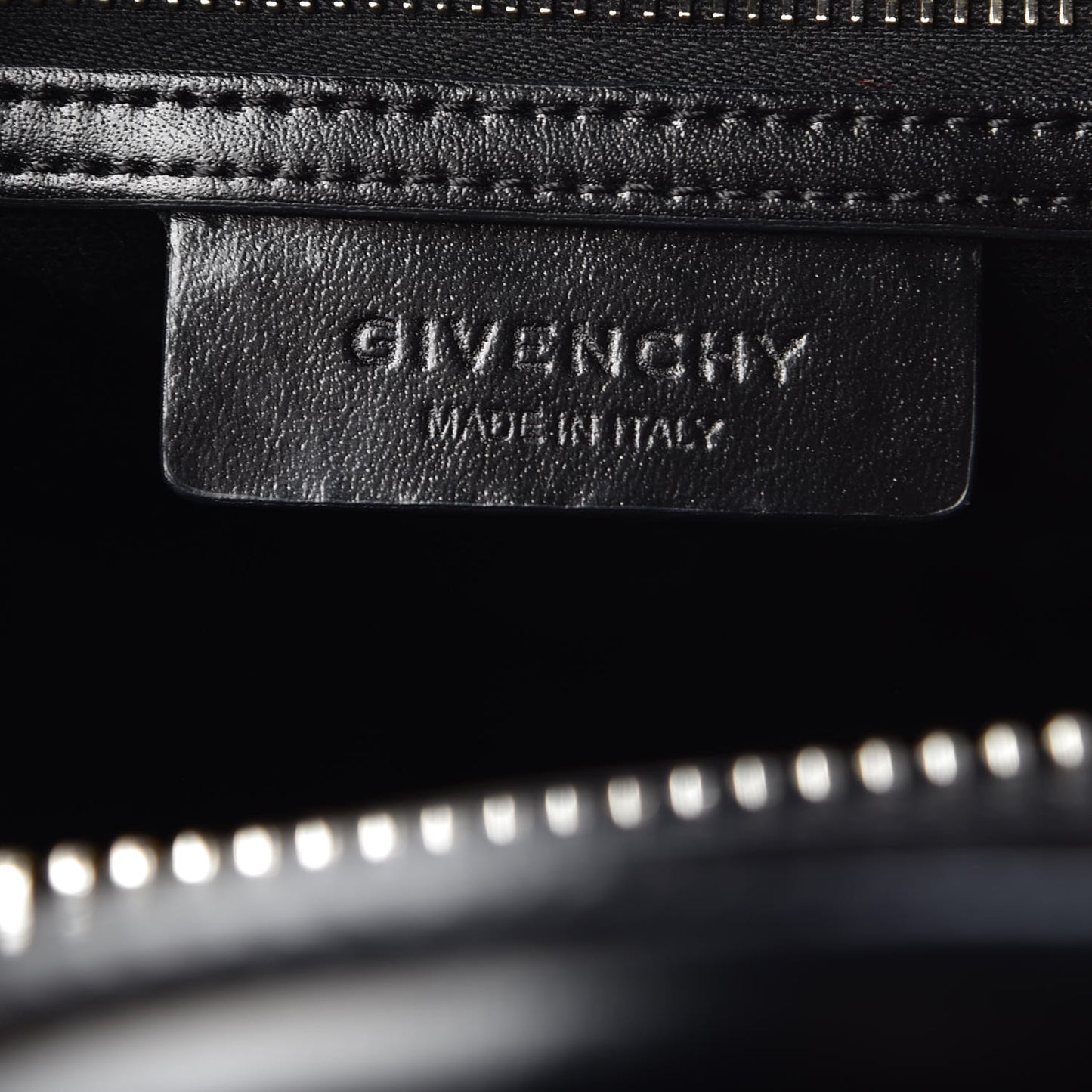 Shiny Lord Calfskin Medium Antigona Black