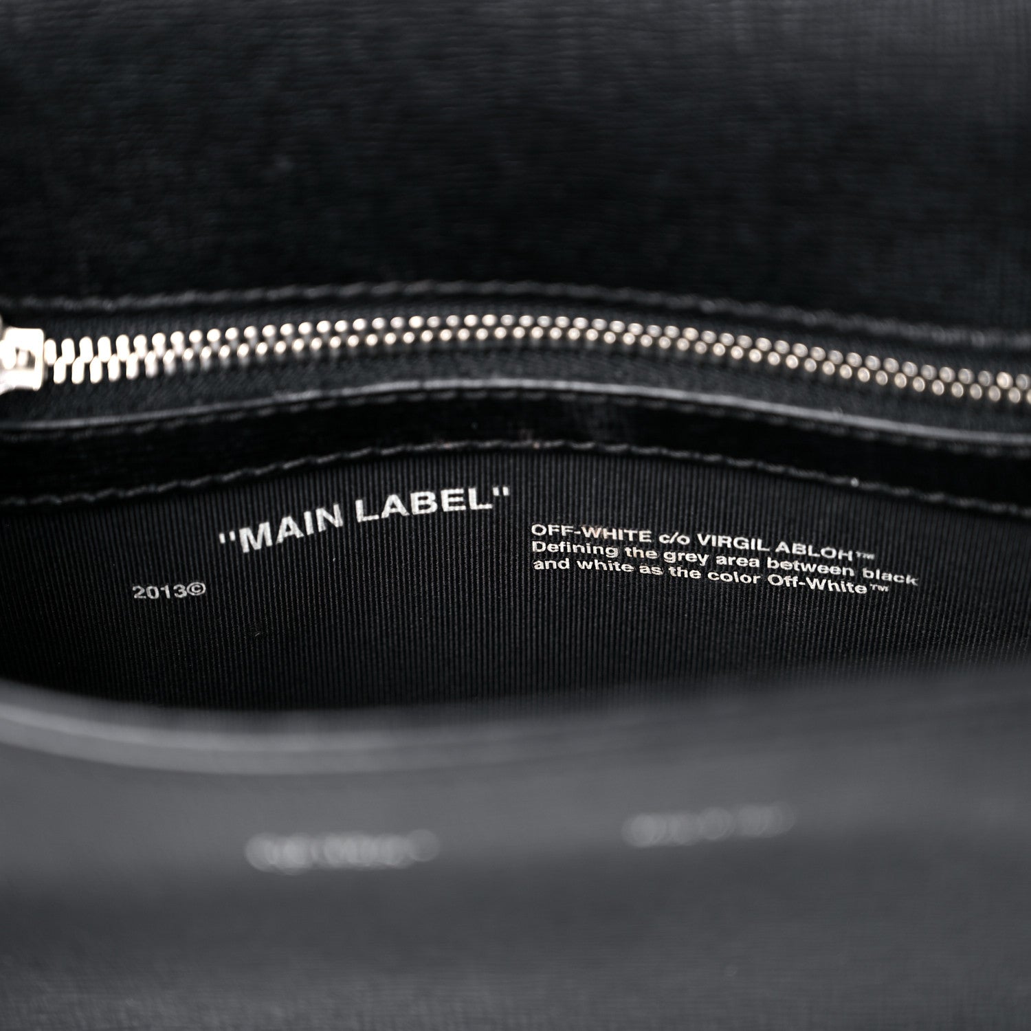 Off-White Saffiano For Display Only Binder Clip Shoulder Bag Black 8 of 21