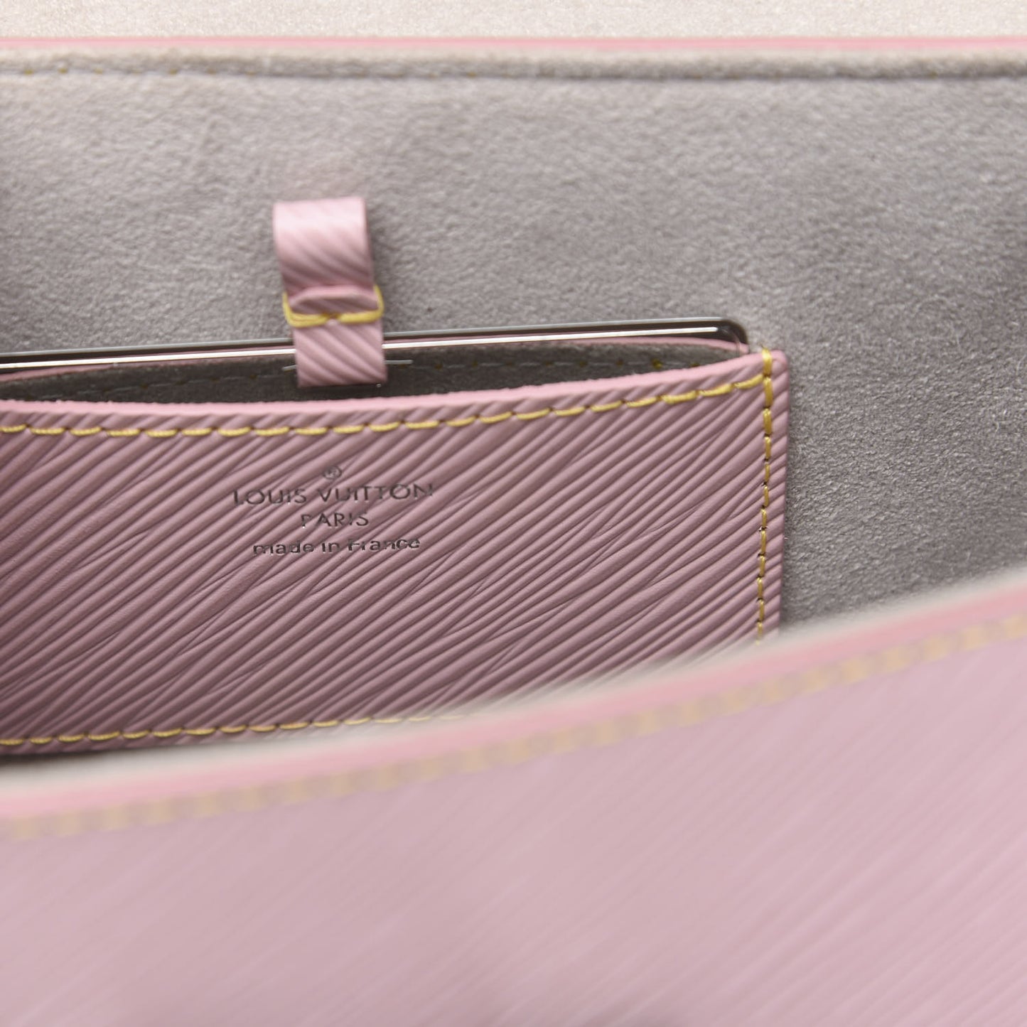 Epi Twist Shoulder Bag MM Rose Ballerine