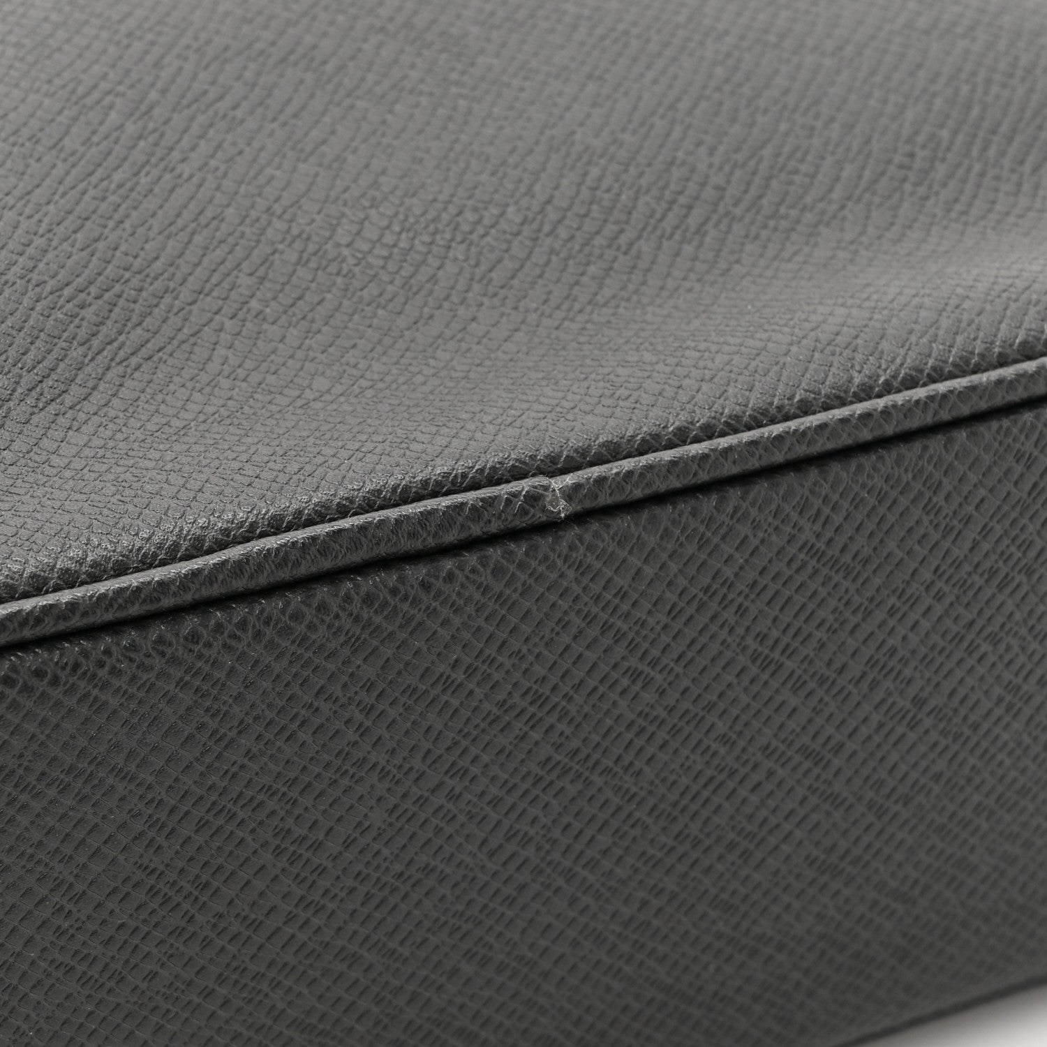 Louis Vuitton Taiga Toiletry Pouch GM Ardoise 9 of 10