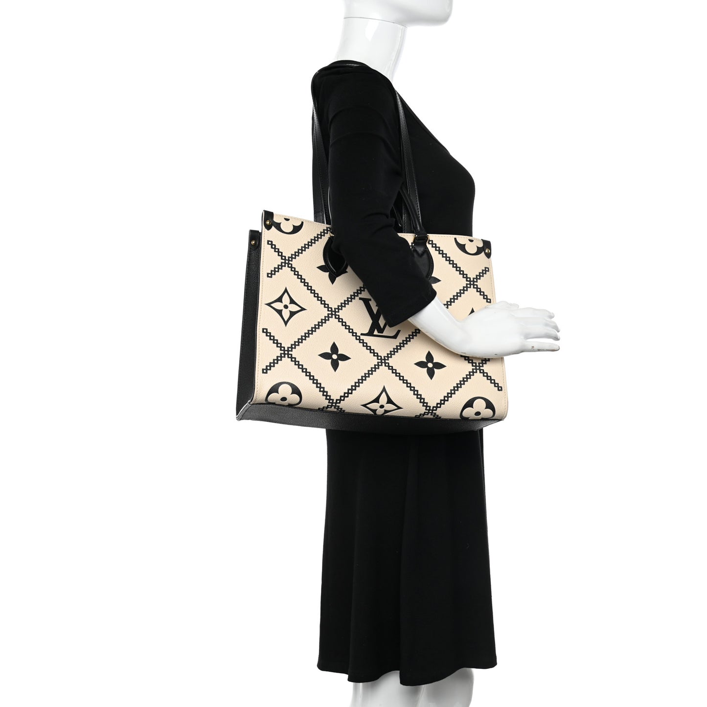 Empreinte Monogram Giant Broderies Onthego MM Cream Black