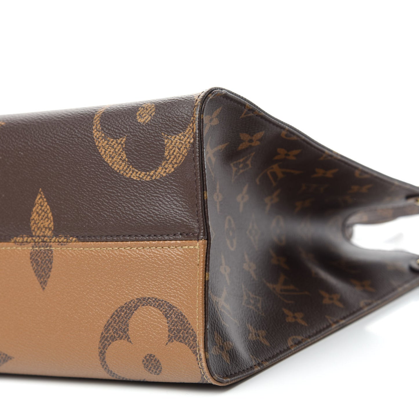 Reverse Monogram Giant Onthego MM