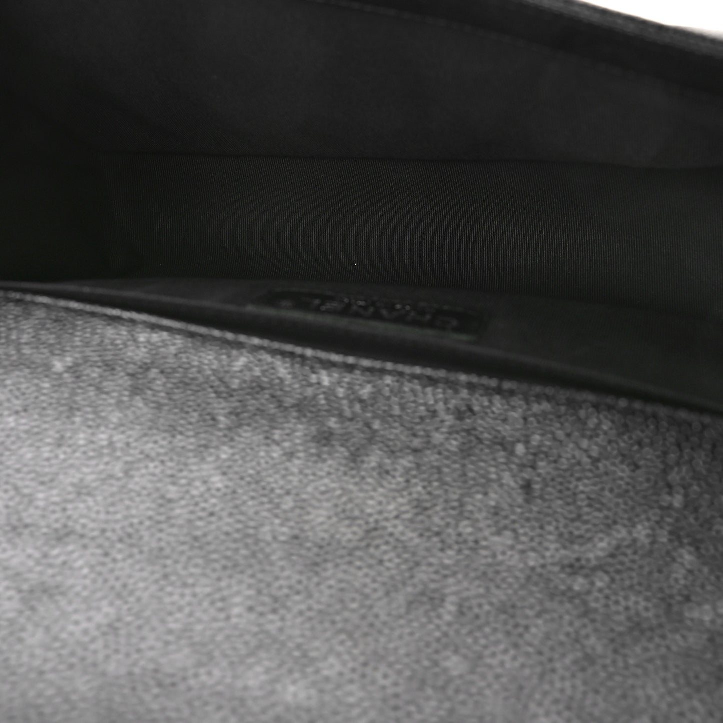 Caviar Quilted Medium Boy Flap Black