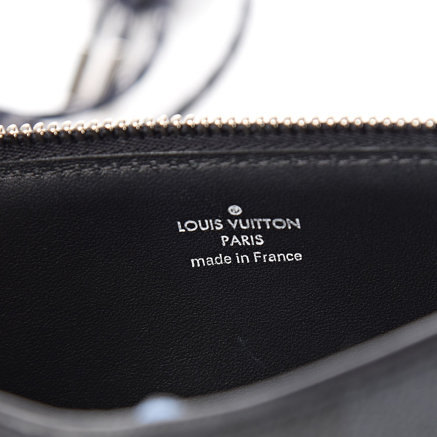 Louis Vuitton Damier Cobalt America's Cup Regatta Ribbon iPhone Pochette 6 of 7