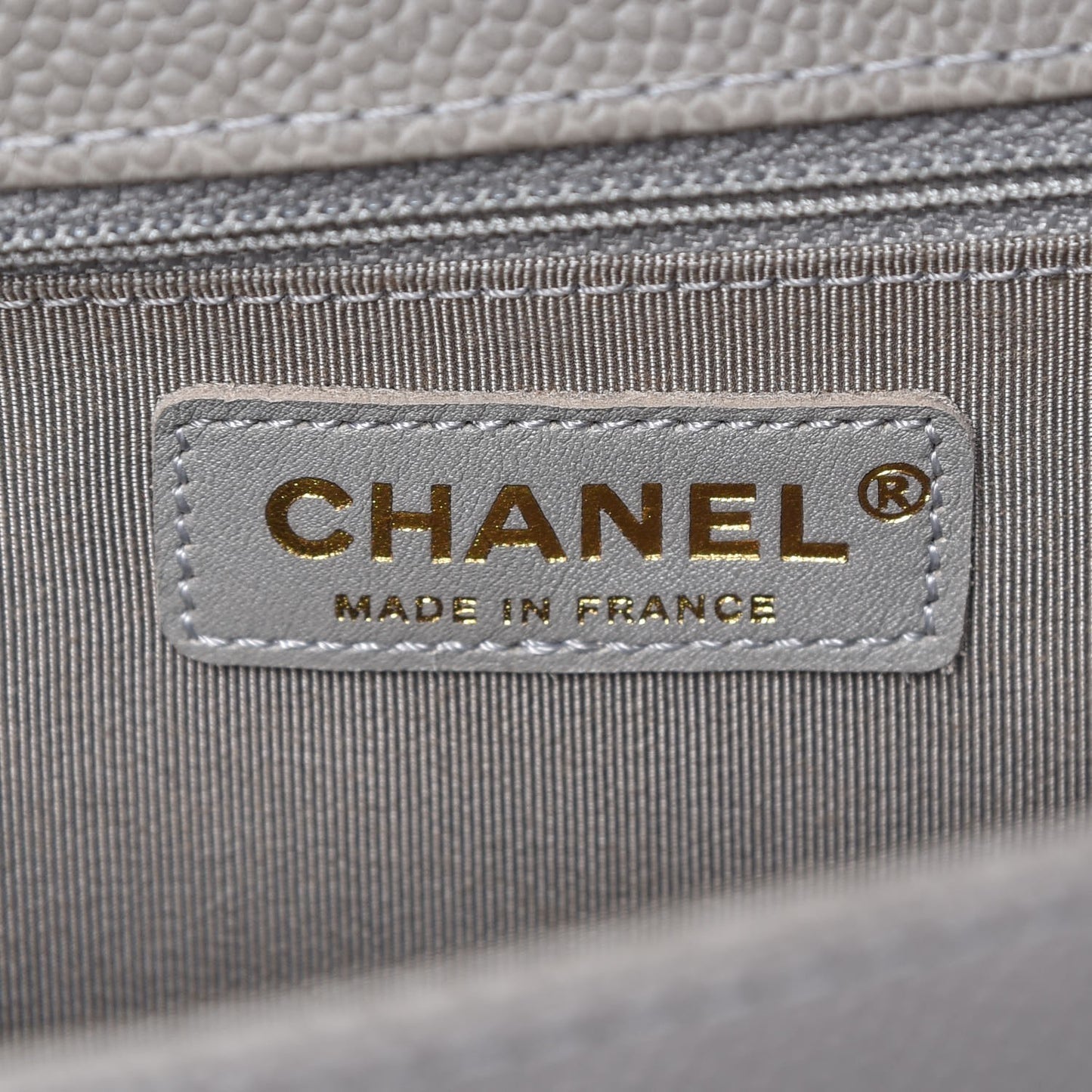 Caviar Quilted New Medium Boy Flap Light Grey