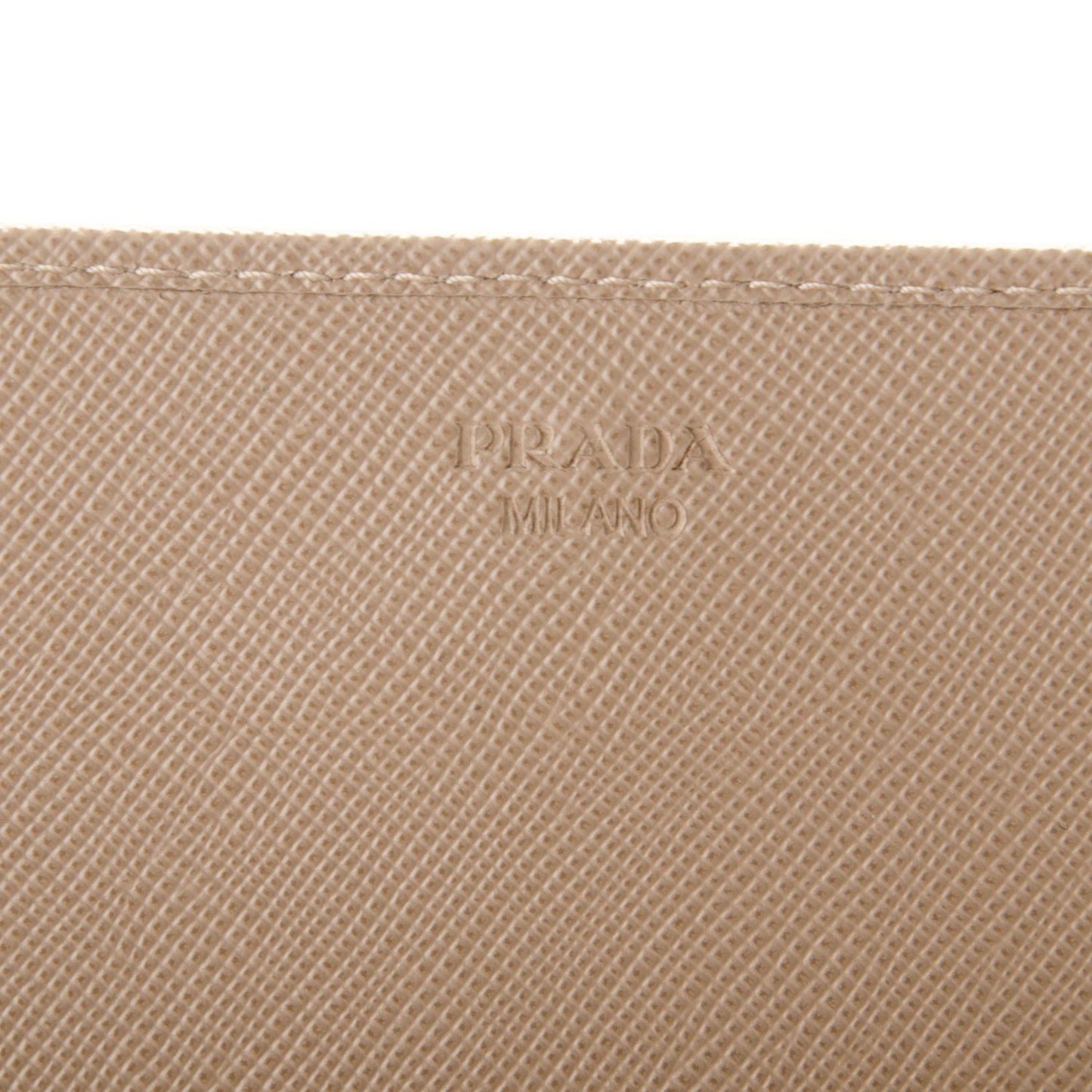 Saffiano Metal Oro Chain Wallet Cammeo