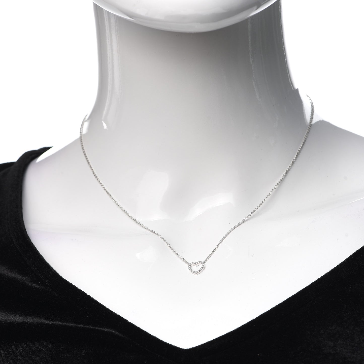 18K White Gold Diamond Metro Heart Pendant Necklace