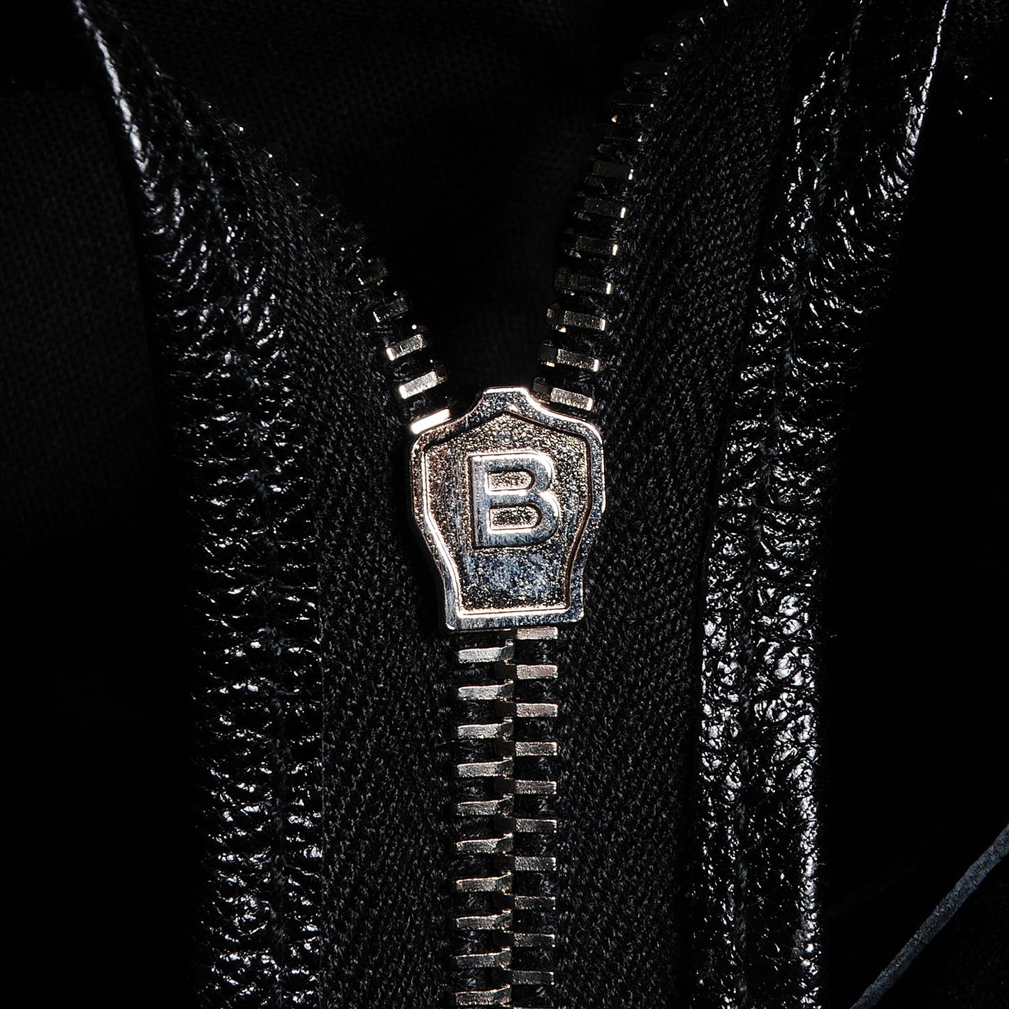 Chevre Silver Metallic Edge Hardware City Black