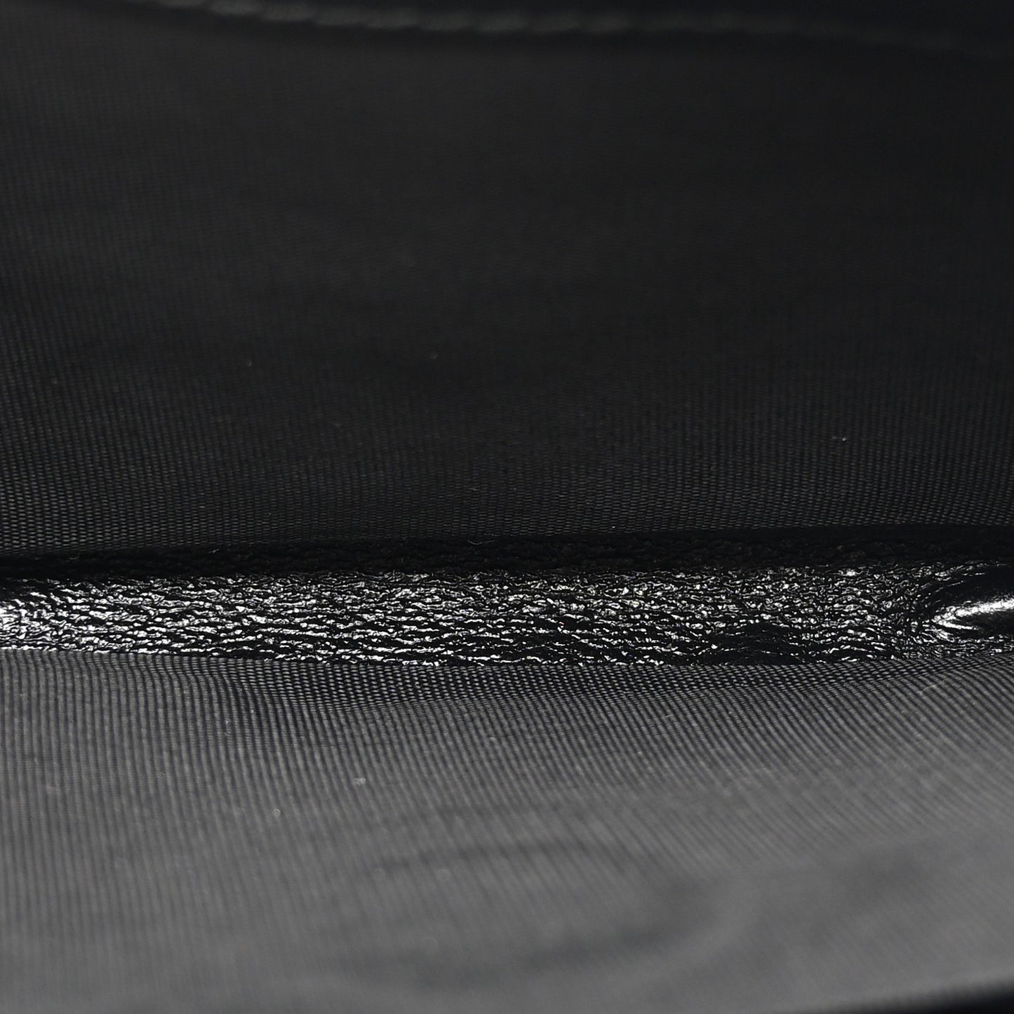 Vintage Effect Calfskin Matelasse Diagonal Torchon GG Marmont Zip Around Wallet Black Romantic Cherry