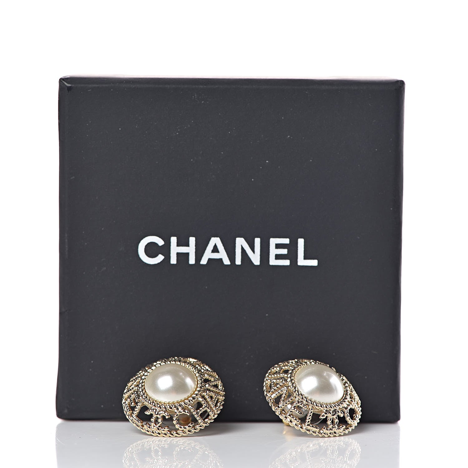 Chanel Pearl CC Round Earrings Gold 5 of 5