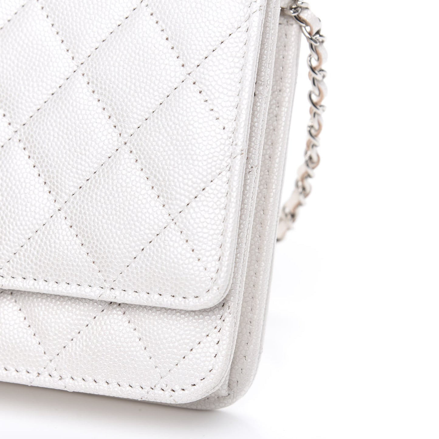 Iridescent Caviar Quilted Golden Class Wallet On Chain WOC White