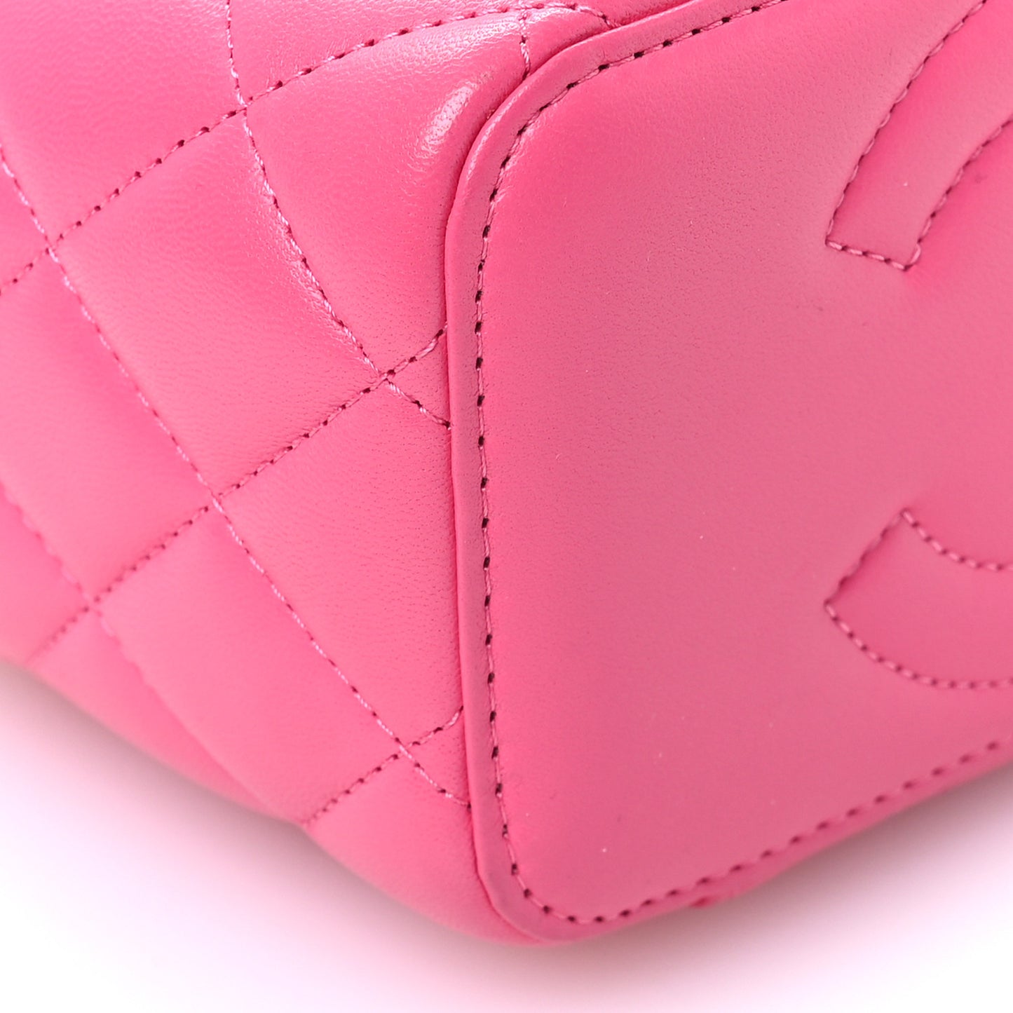 Lambskin Enamel Quilted Small Coco Hearts Vanity Case With Chain Pink