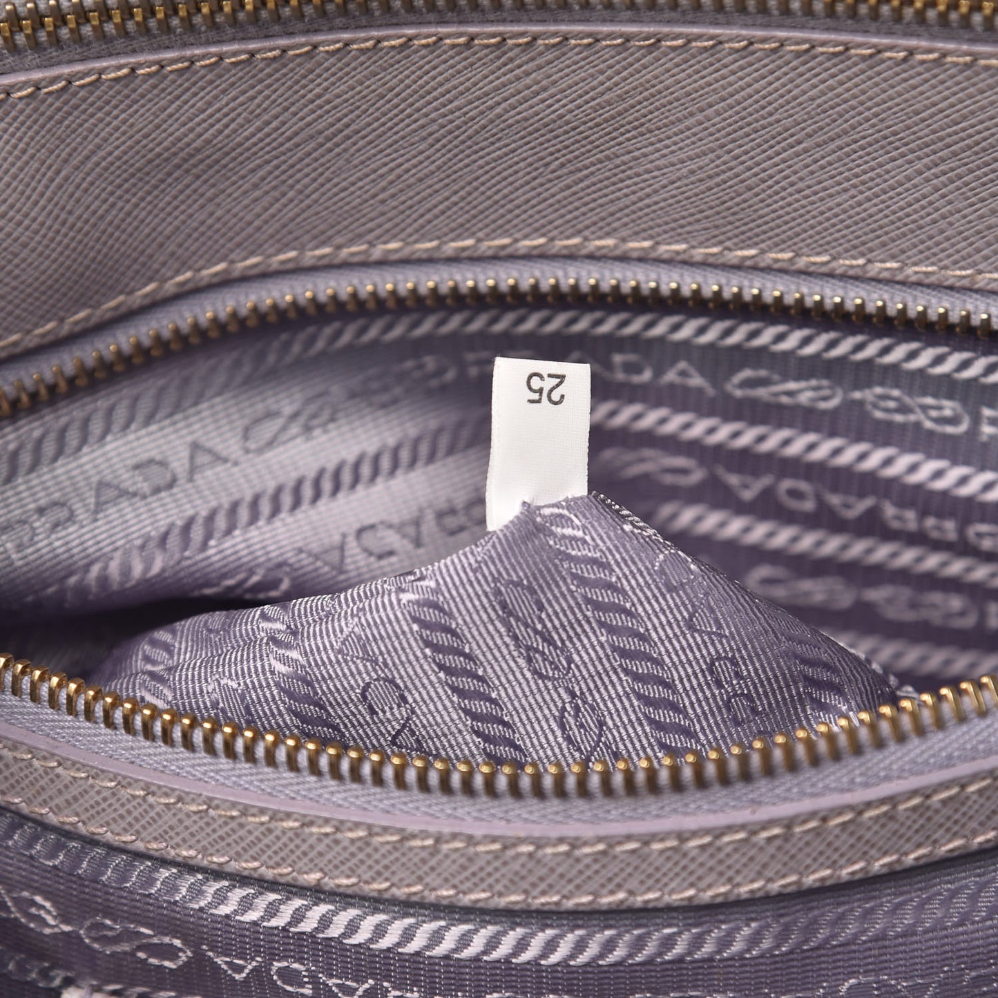 Saffiano Medium Galleria Double Zip Tote Glicine