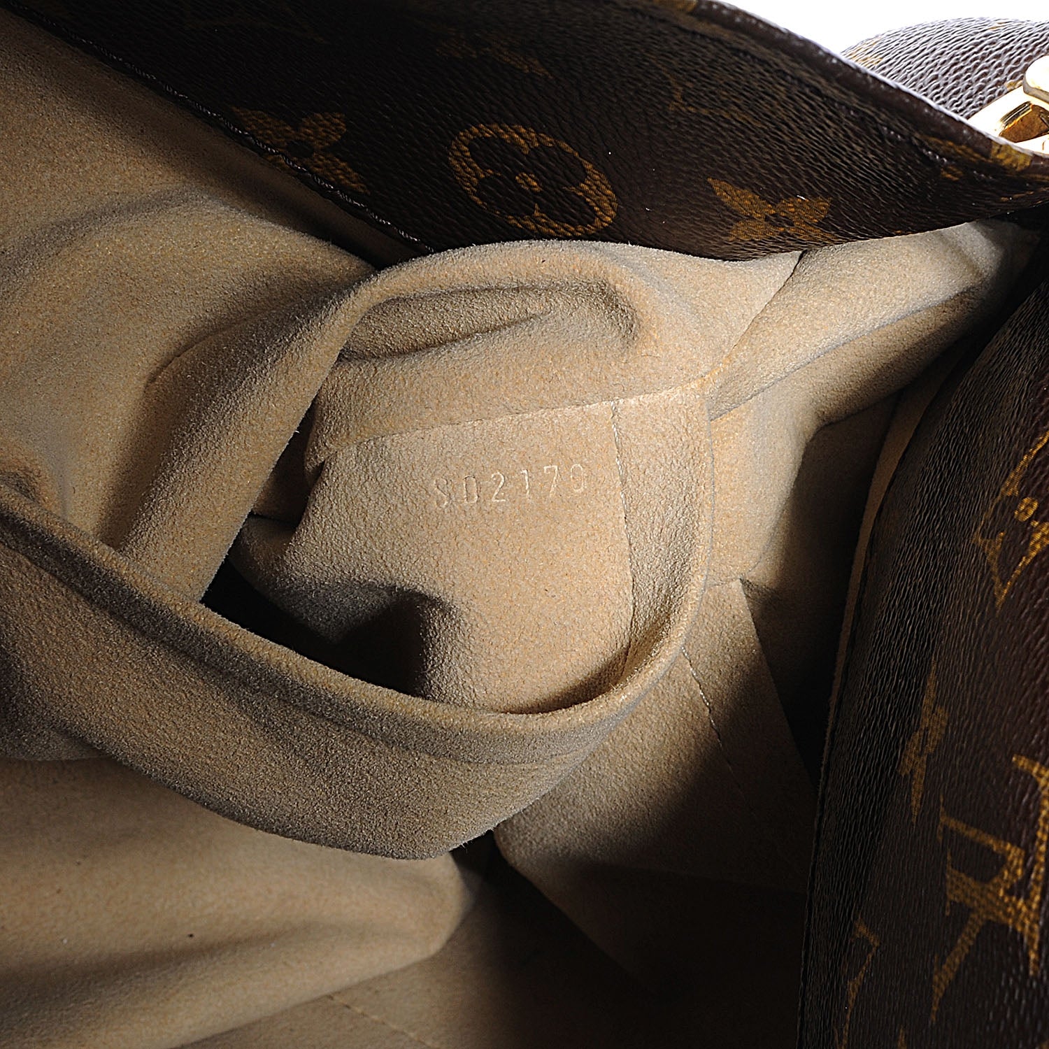 Louis Vuitton Monogram Artsy MM 8 of 8