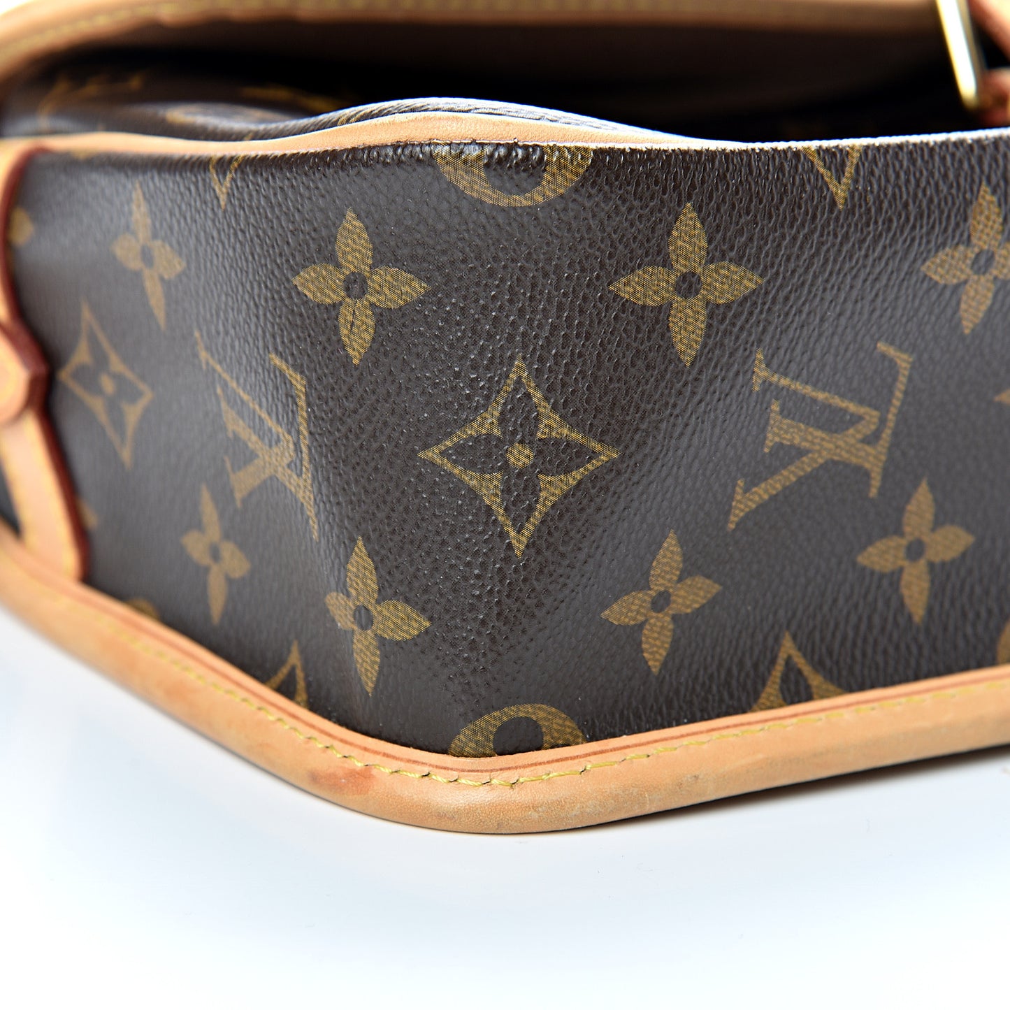 Monogram Sologne