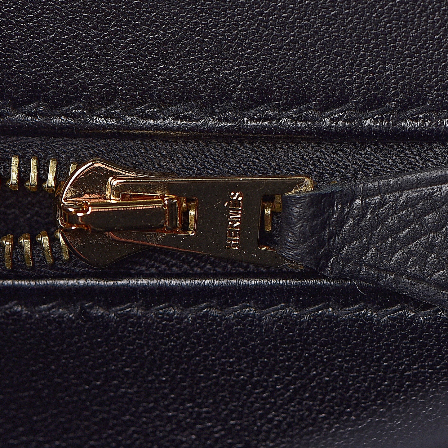 Epsom Constance 24 Black