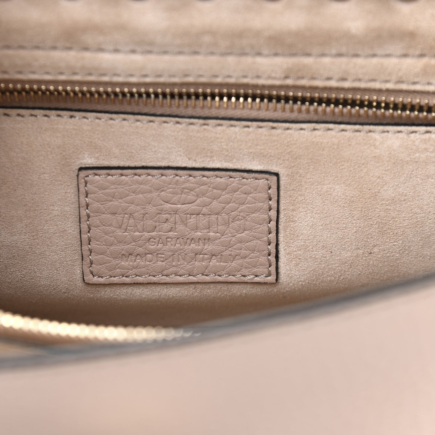 Pebbled Calfskin Small Rockstud Single Handle Flap Bag Poudre