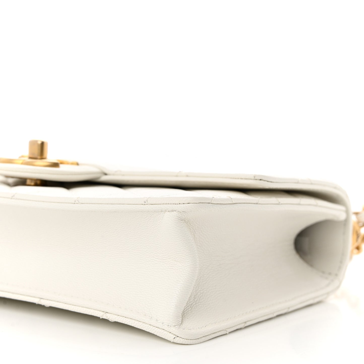 Lambskin Quilted Small Chic Pearls Flap White