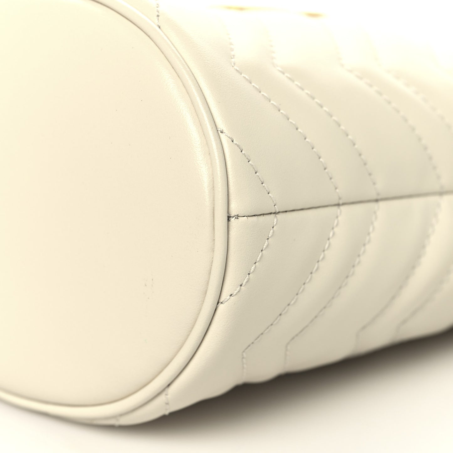 Calfskin Matelasse Mini GG Marmont 2.0 Bucket Bag White