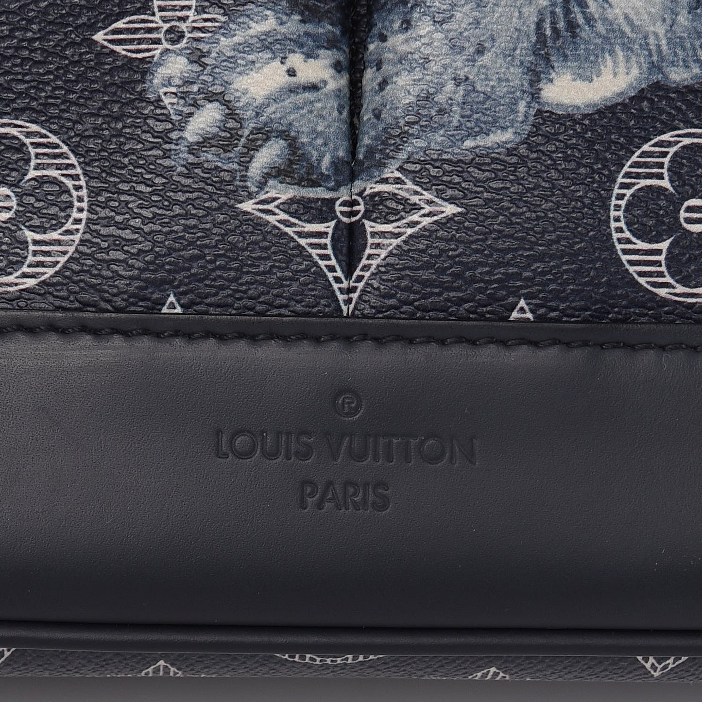 Savane Monogram Chapman Messenger PM Encre