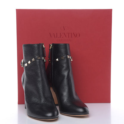 Valentino Garavani Pebbled Calfskin Rockstud Single Buckle 90mm Block Heel Ankle Boots 35.5 Black 10 of 10