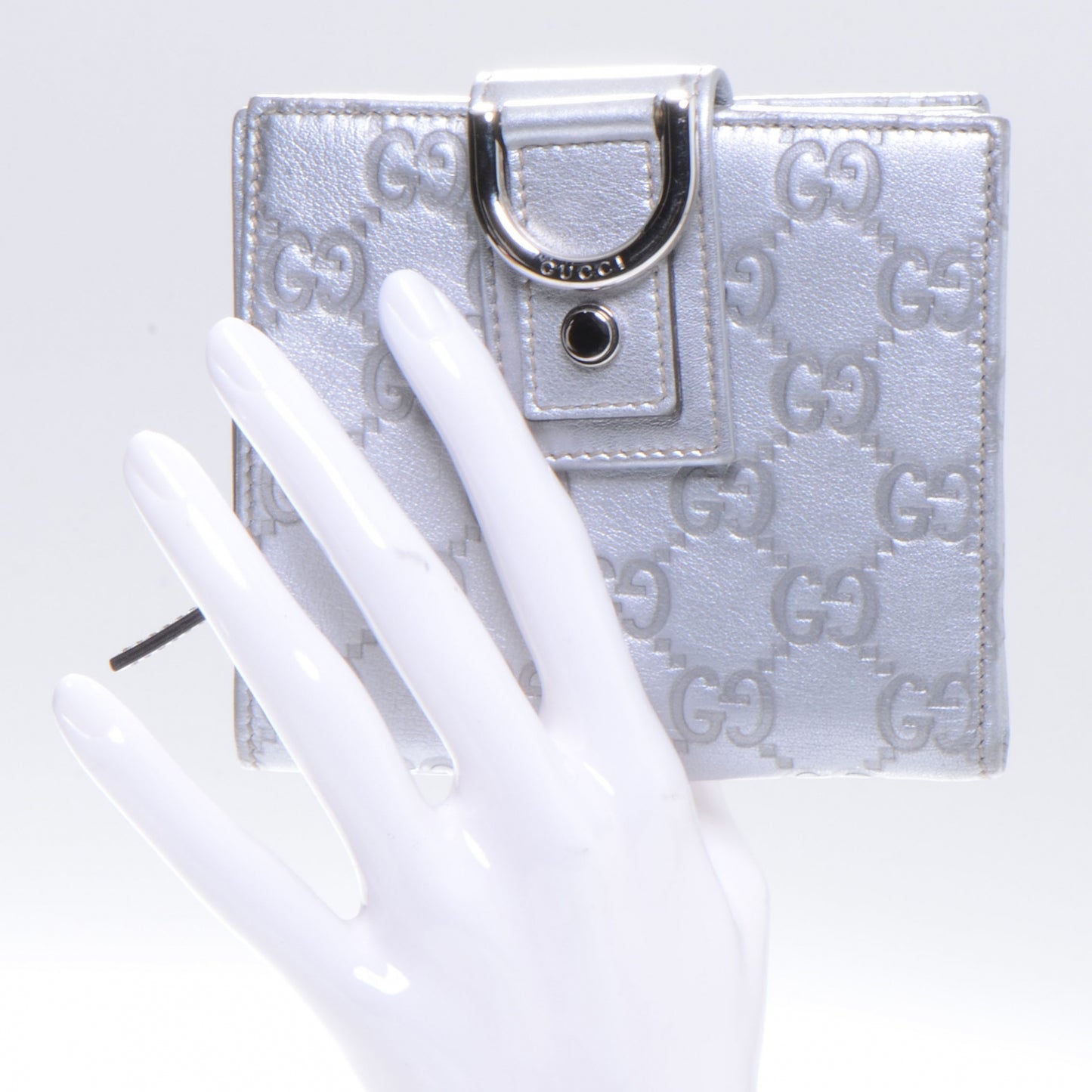 Guccissima D Ring Compact Wallet Metallic Silver