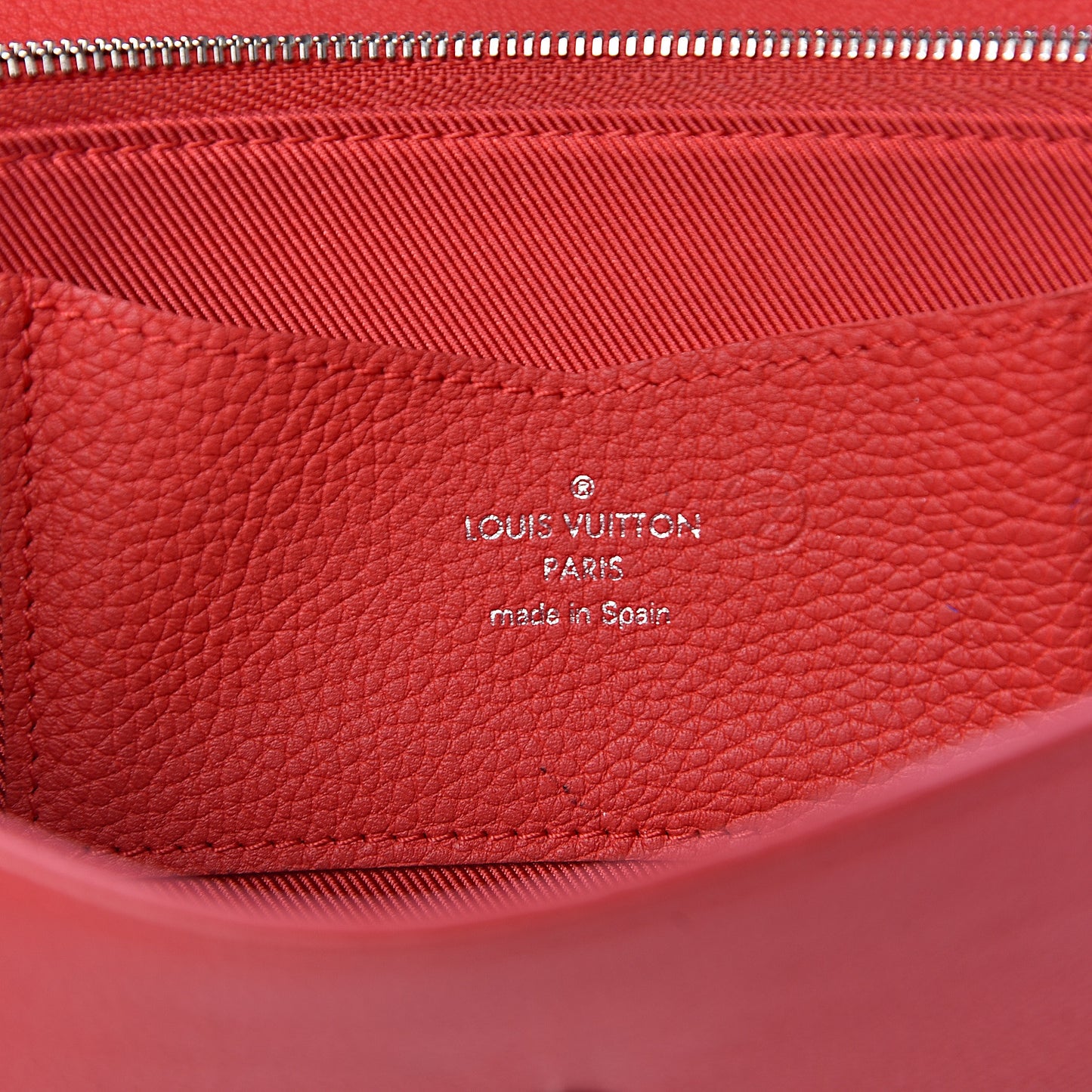Calfskin Lockme II Wallet Rubis