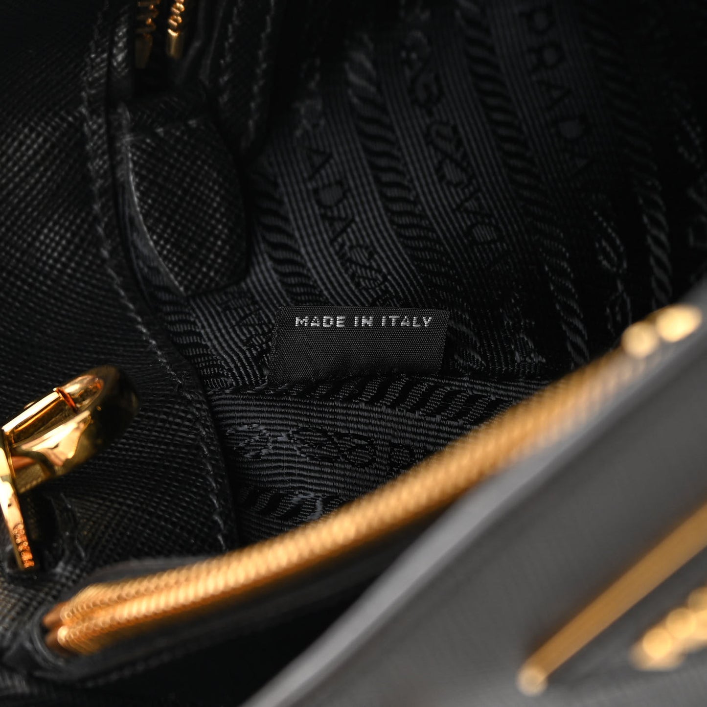 Saffiano Lux Medium Tote Black