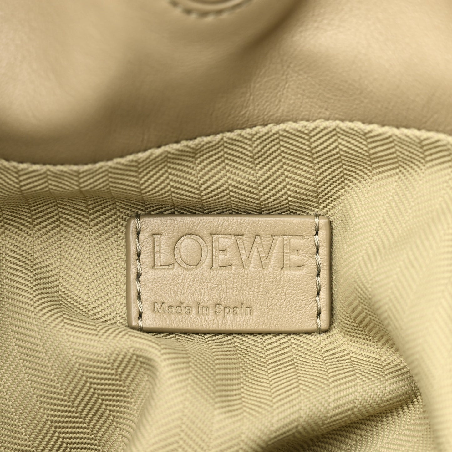 Shiny Nappa Lambskin Puffer Flamenco Knot Clutch Clay Green