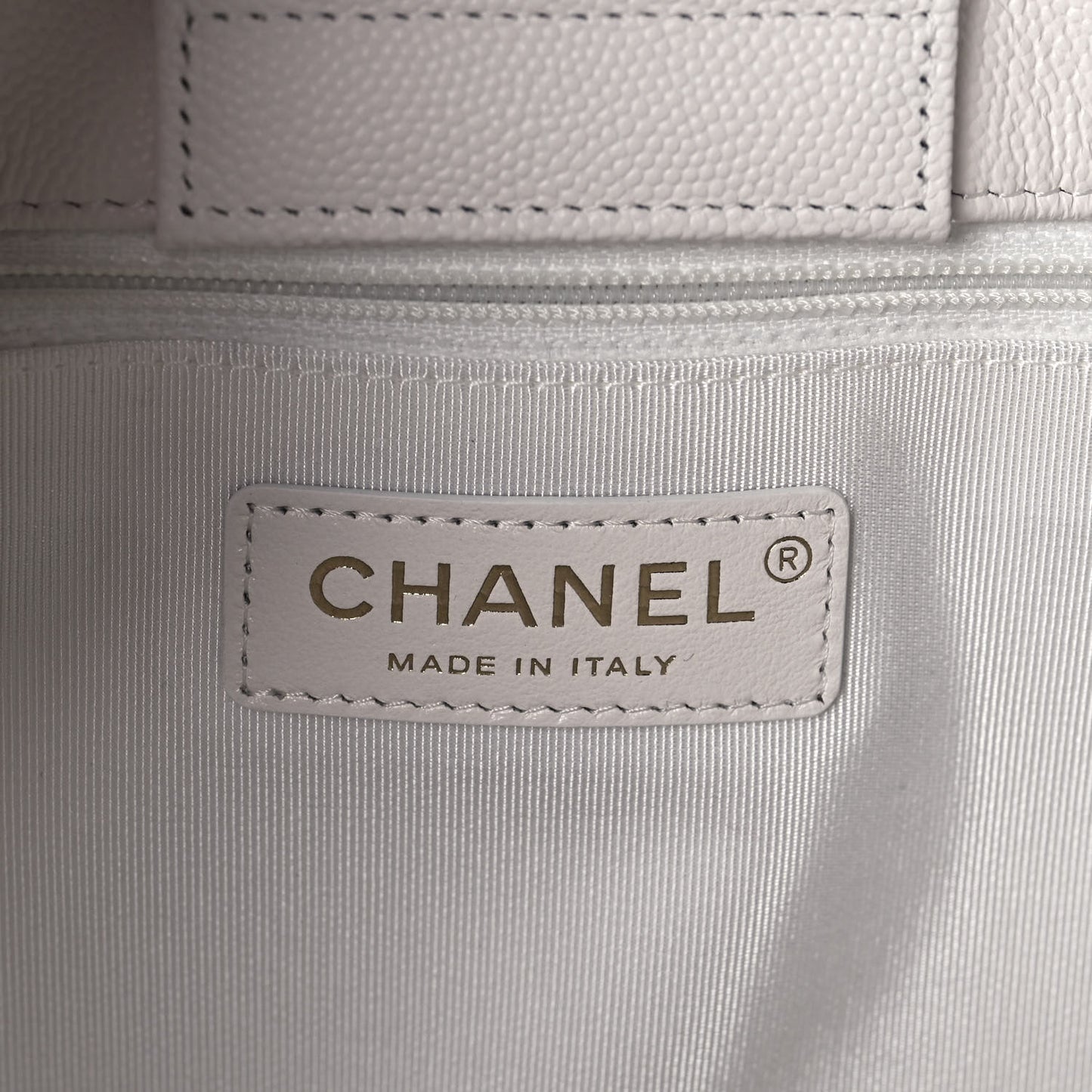 Caviar Quilted Large Classic Shopping Tote White