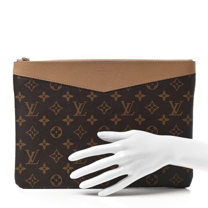 Louis Vuitton Monogram Daily Pouch Sesame 2 of 8