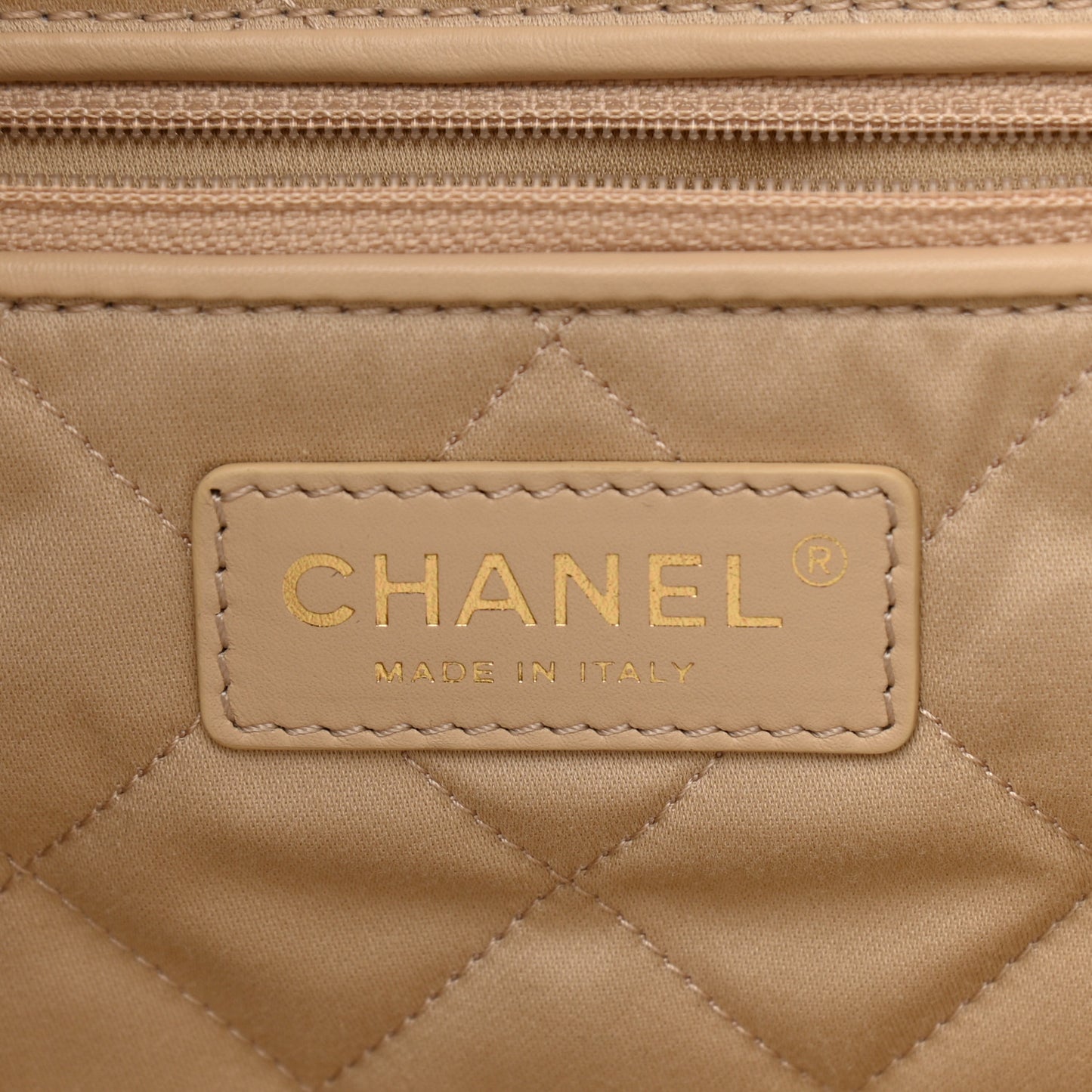 Shiny Calfskin Quilted Large Chanel 22 White