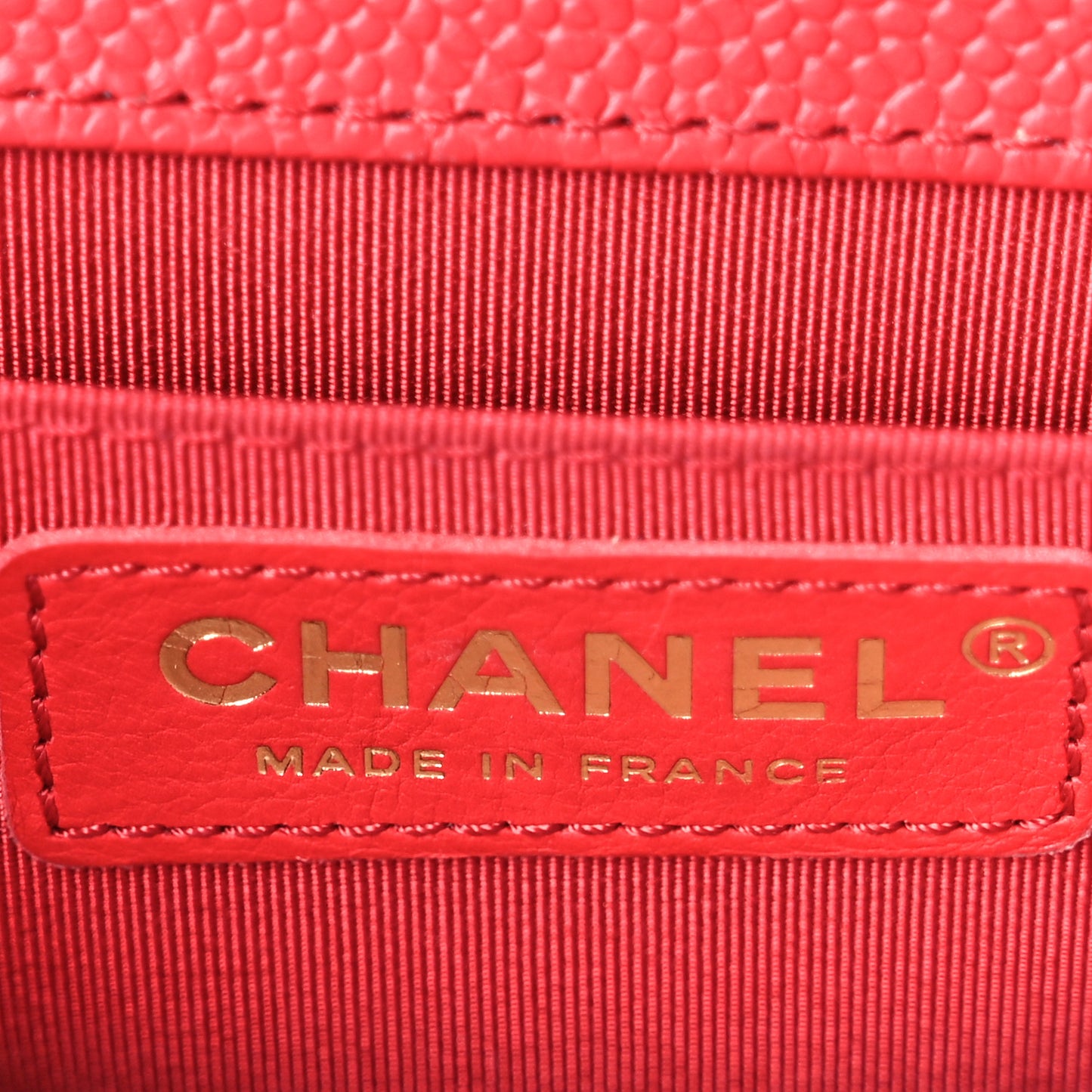 Caviar Quilted Medium Boy Flap Red