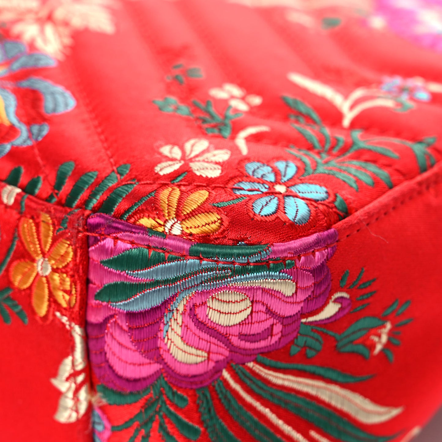 Jacquard Matelasse Floral Medium GG Marmont Shoulder Bag Red