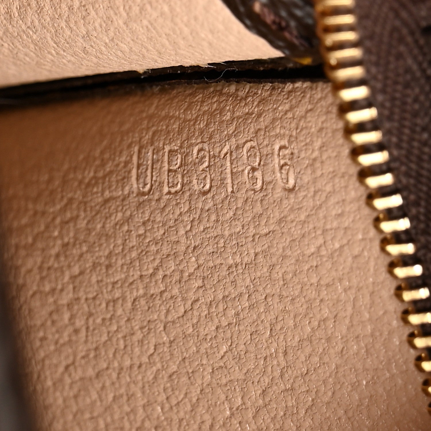 Louis Vuitton Monogram Toiletry Pouch 15 7 of 7