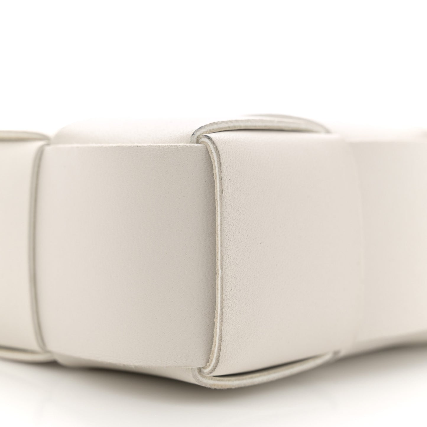 Calfskin Maxi Intrecciato Cassette Pouch On Strap Chalk