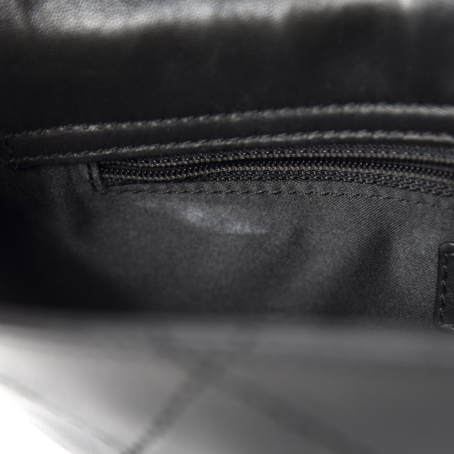 Lambskin Medium Ultimate Stitch Flap Black