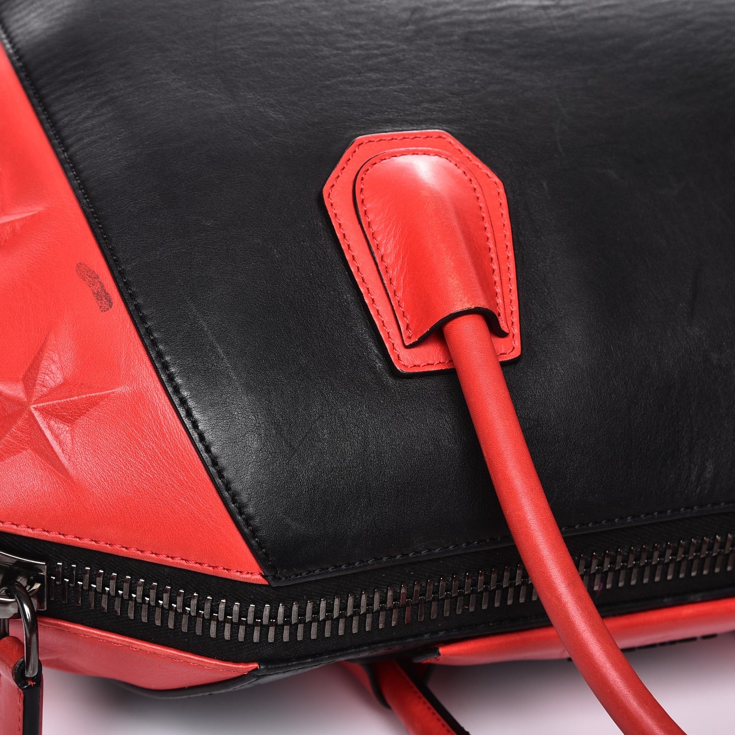 Smooth Calfskin Star Embossed Medium Antigona Black Red