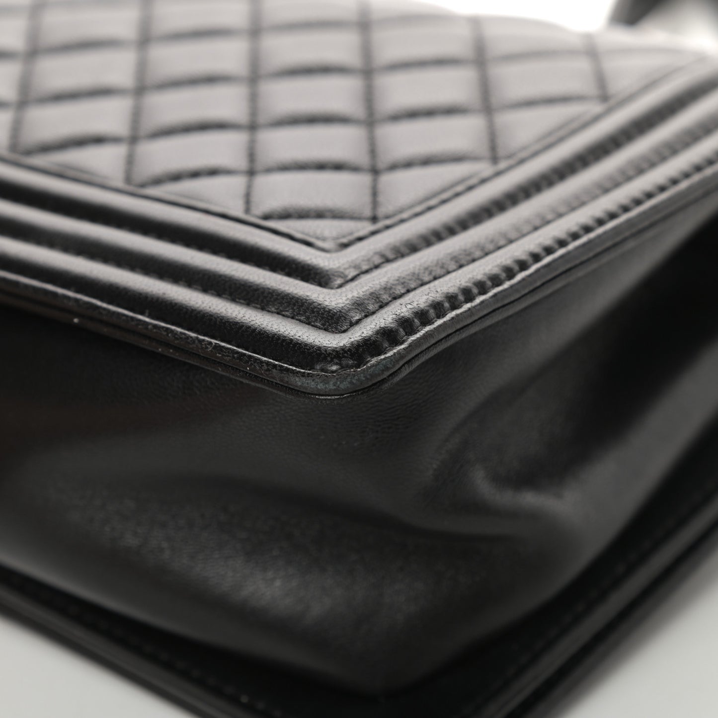 Lambskin Quilted Medium Boy Flap Black