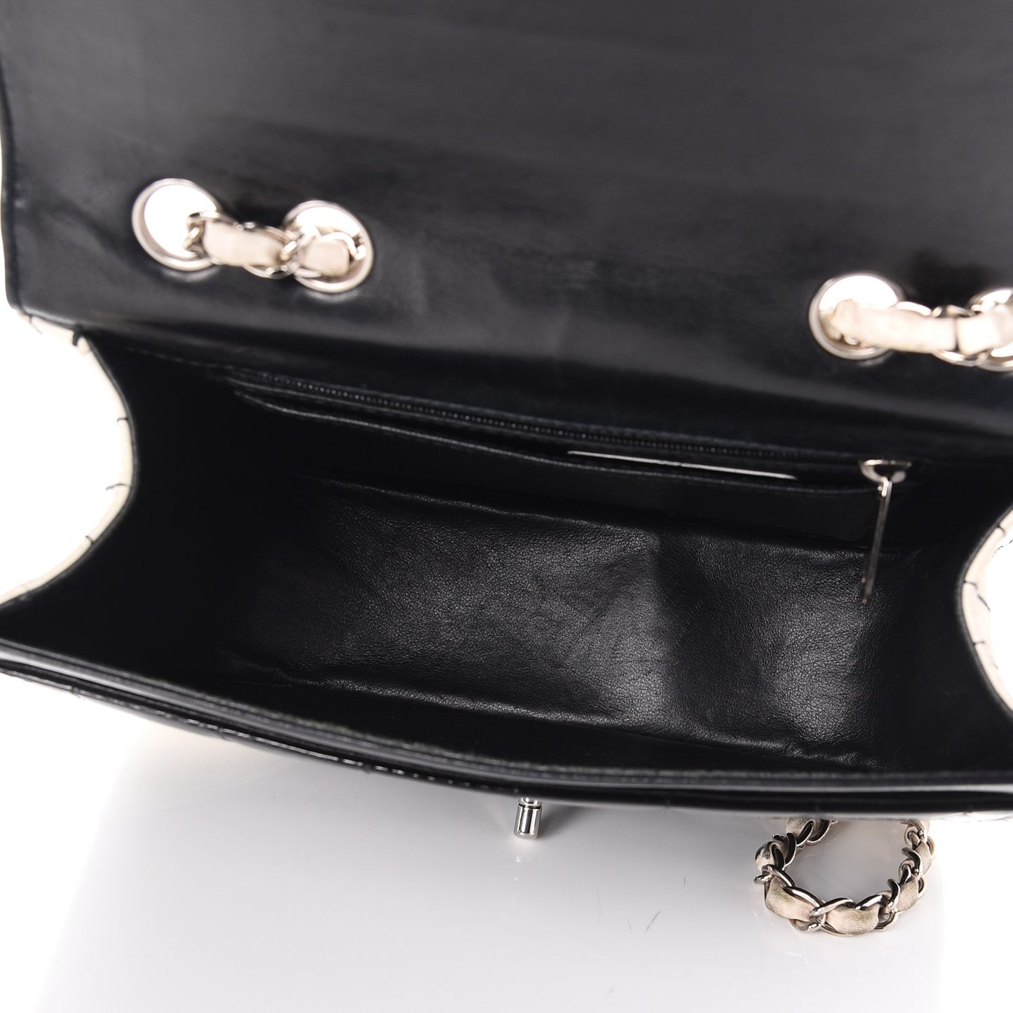 Patent Square Quilted Flap White Black